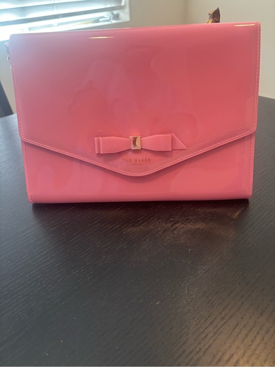Ted Baker Handbags - Ted Baker NWOT Gloss Pink Patent Envelope Clutch with Bow